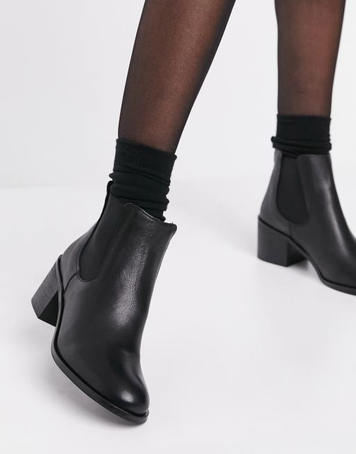 Black leather block outlet heel chelsea boots