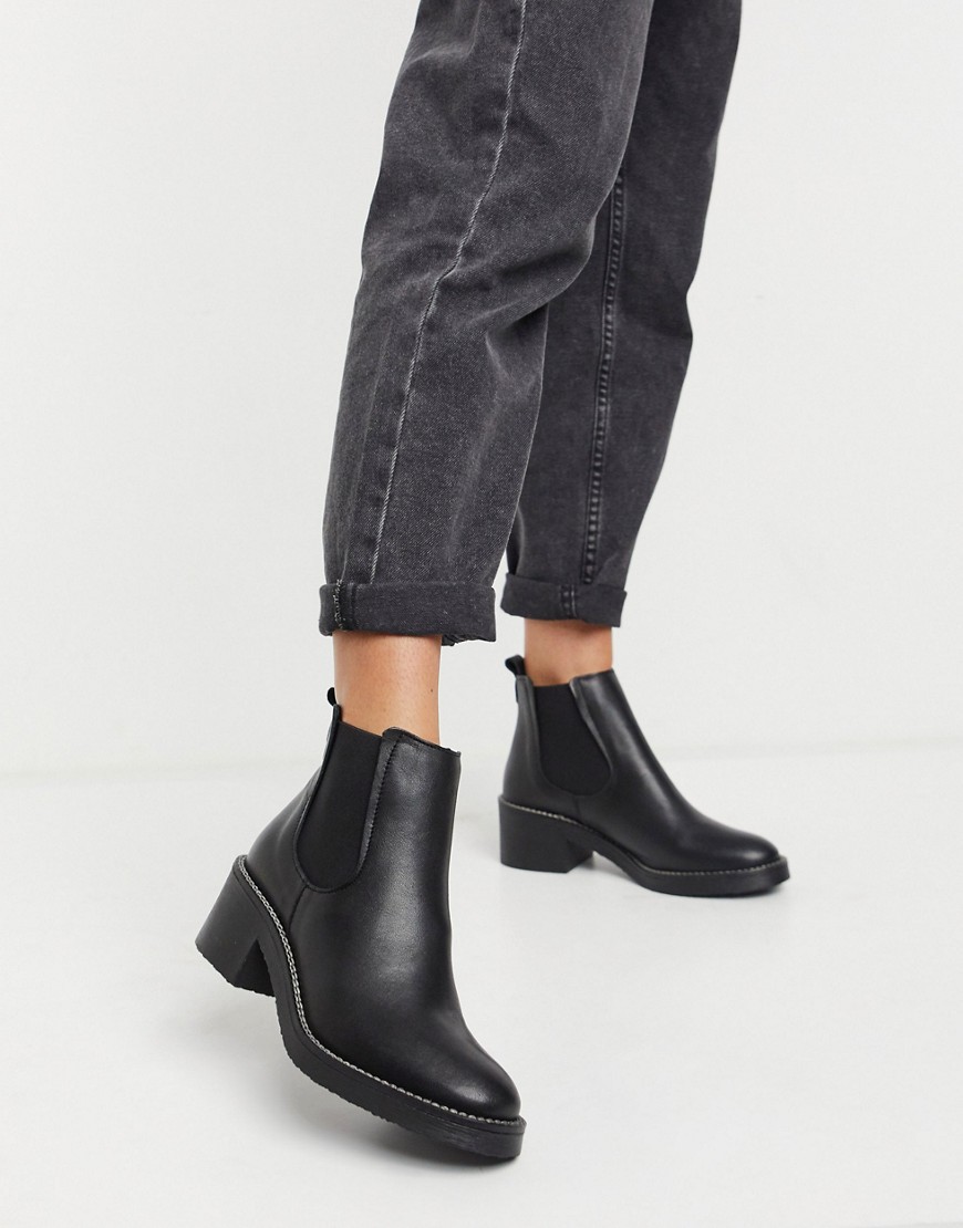 Depp chunky flat chelsea boots in black leather
