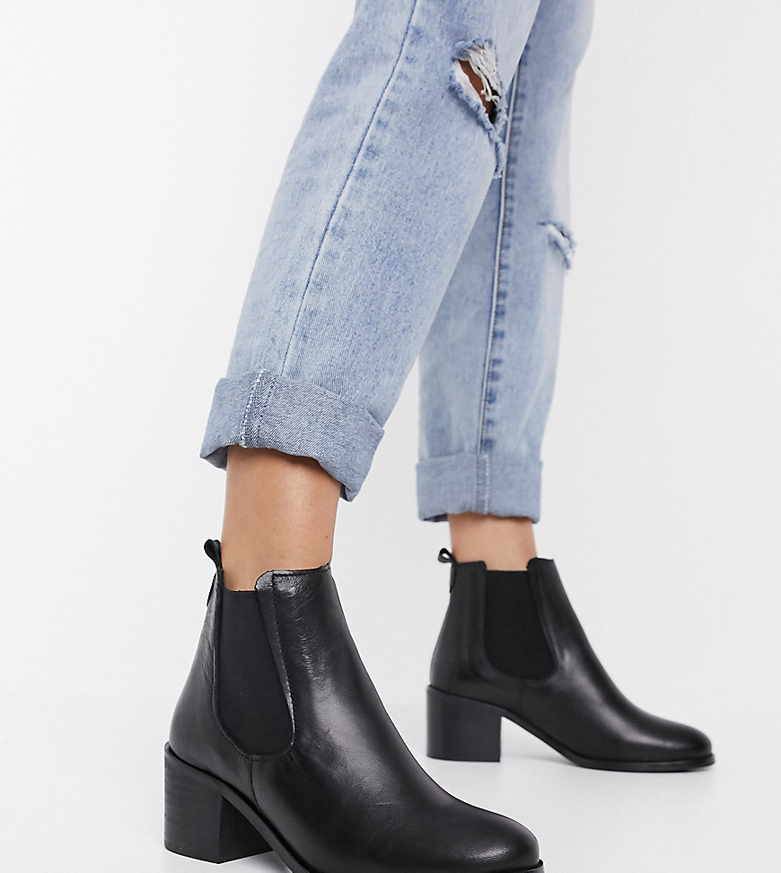 Depp wide fit block heel chelsea boots in black leather