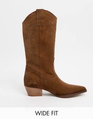 wide feet cowboy boots
