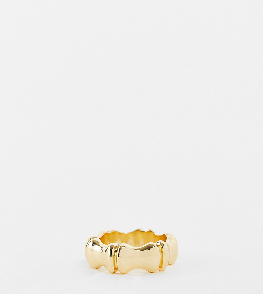 DesignB Curve bamboo ring in gold tone