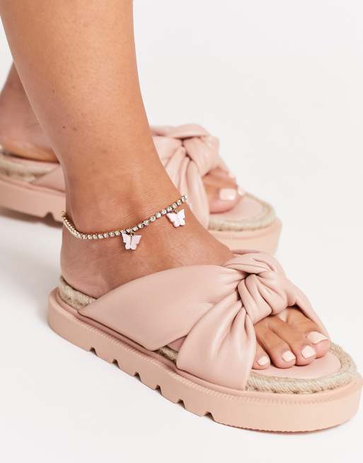 DesignB Curve - Enkelbandje met vlinder-hangertjes in goudkleur