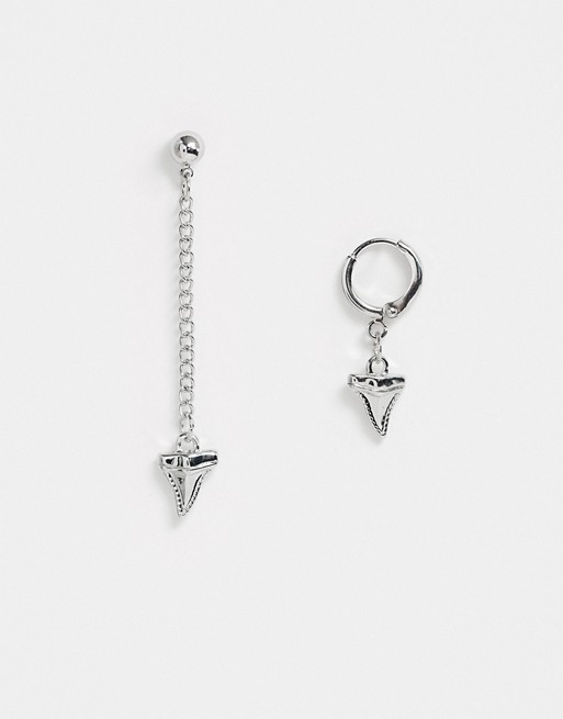 DesignB earring pack with shark tooth details in silver