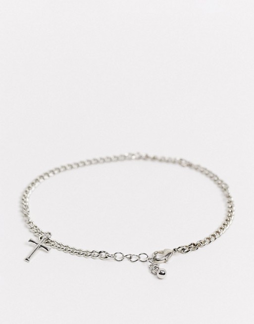 DesignB Exclusive anklet in silver with cross charm