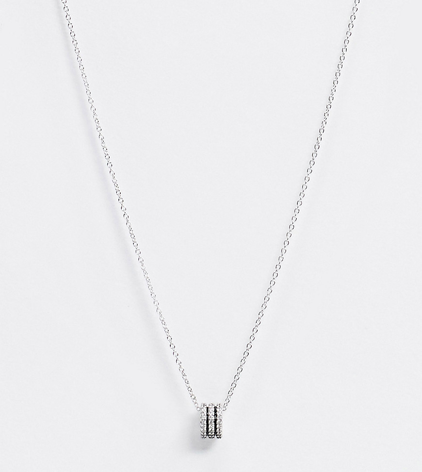 DesignB – Halsband i äkta silver med utsmyckat runt hängsmycke
