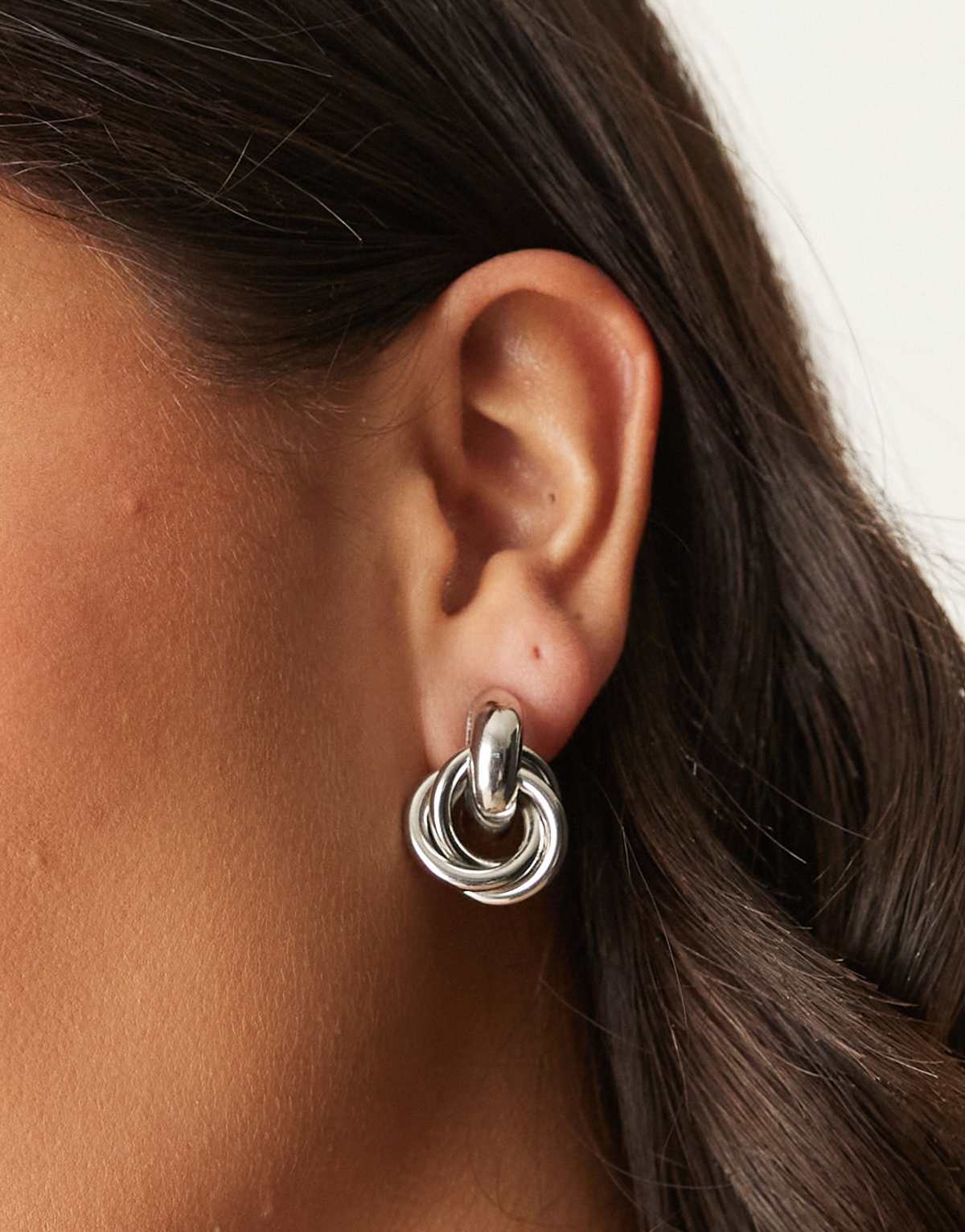 DesignB knot doorknocker earrings in silver