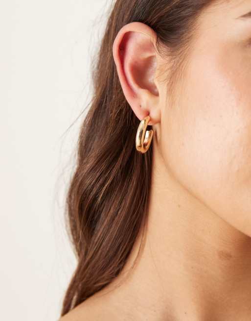 DesignB London 25mm chunky hoop earrings in gold, 3 of 3