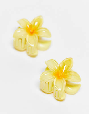 DesignB London - 2er-Pack kleine Blumen-Haarspangen in Gelb
