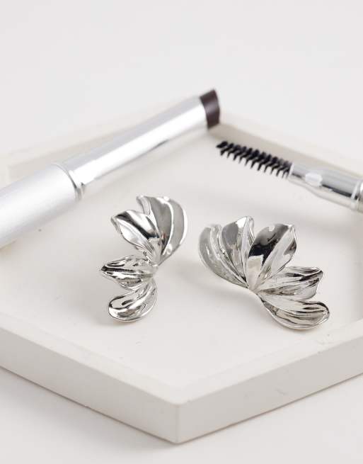 DesignB London 3D flower stud earrings in silver, 2 of 4