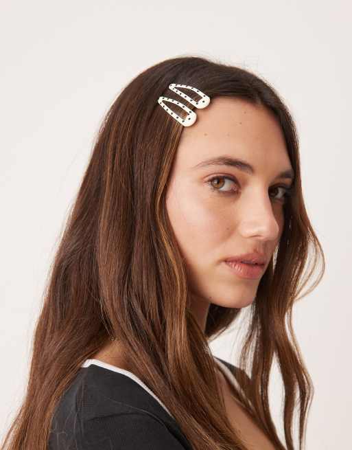 DesignB London – 4er-Pack Haarklammern in Schwarz und Weiß mit Punktemuster