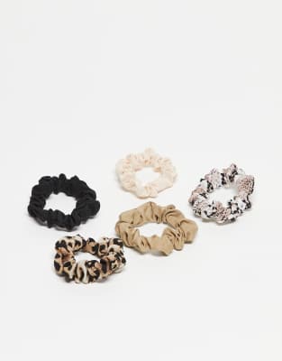 DesignB London - 5er-Pack geraffte Scrunchie-Haargummis mit Animal-Print und in neutralen Farben