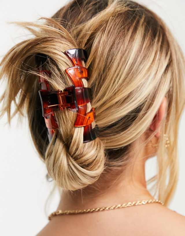 DesignB London abstract hair claw in tortoiseshell resin