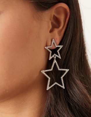 DesignB London - Auffällige Ohrringe in Silberoptik mit zwei Sternanhängern