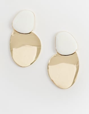 DesignB London - Auffällige Ohrstecker aus Emaille in Goldoptik-Goldfarben