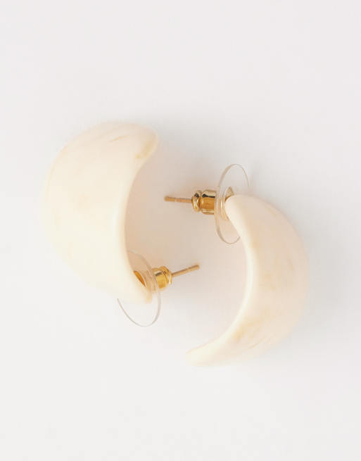 DesignB London - Beige ørestikker med marmordesign, 4 af 4