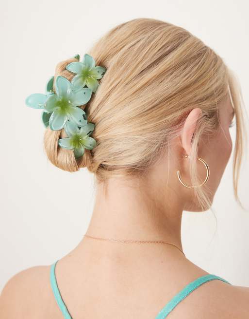 DesignB London - Blå og gul hårklemme med tre Hawaii-blomster