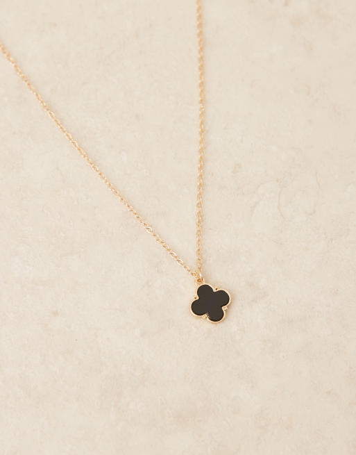 DesignB London black stone clover pendant necklace in gold tone, 2 of 3
