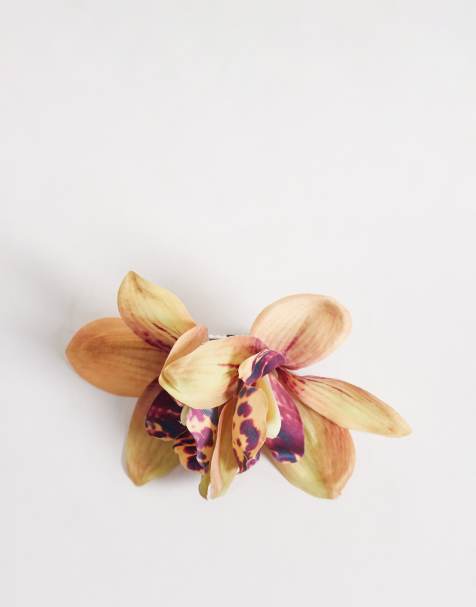 DesignB London – Blumen-Haarklammer aus Stoff in Bernsteinorange - view 1