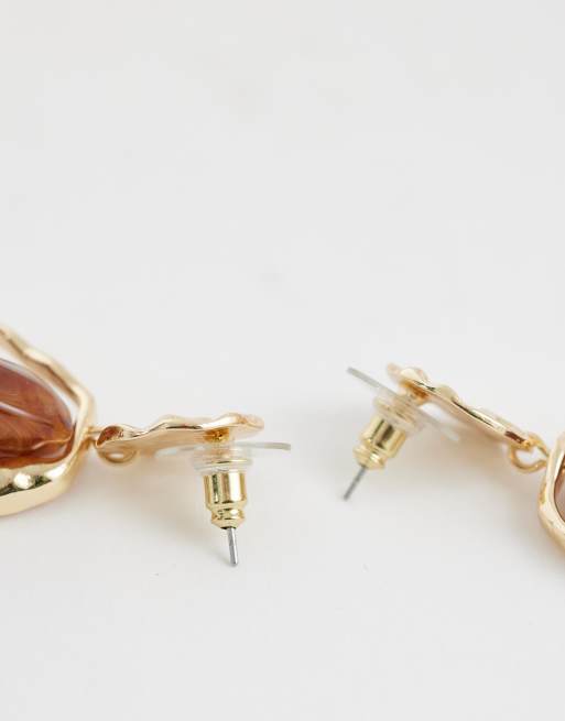 DesignB London - Boucles d'oreilles à pendant en résine effet martelé - Doré, 3 de 4