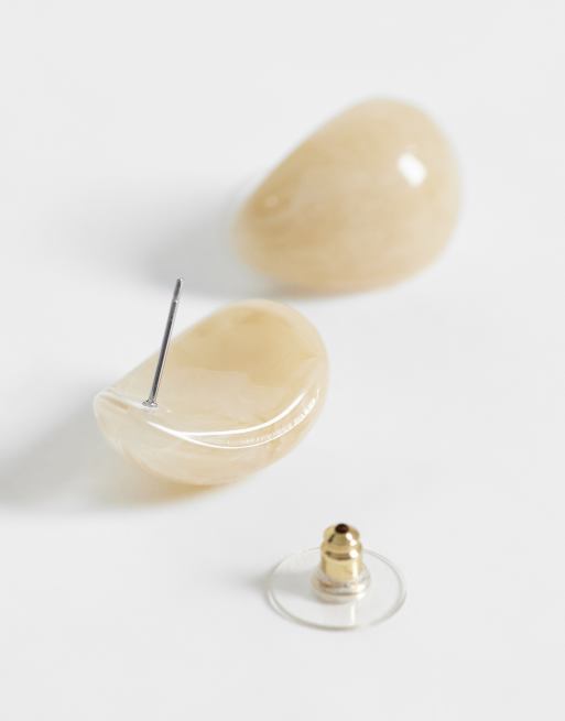 DesignB London - Boucles d'oreilles goutte d'eau en résine - Crème, 3 de 4