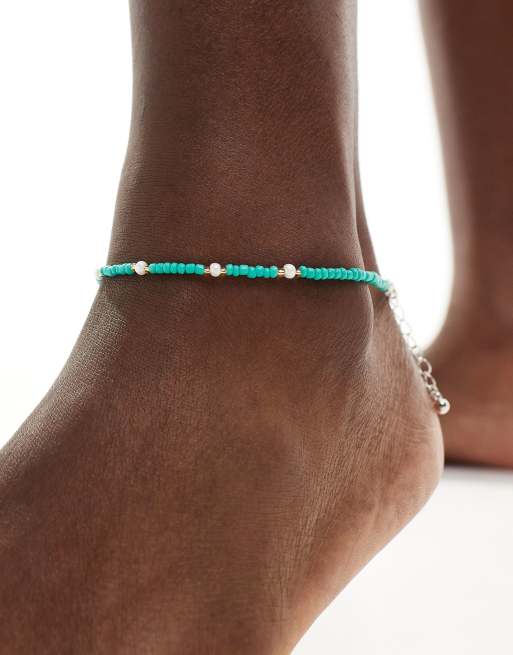DesignB London - Bracelet de cheville orné de perles fantaisie et perles nacrées - Turquoise
