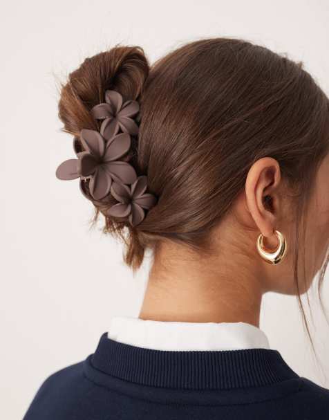 DesignB London – Brun, matt hårklämma med blommor - view 1