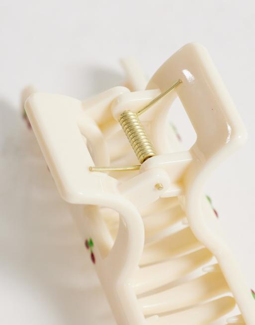 DesignB London cherry hair claw clip in white, 2 of 3
