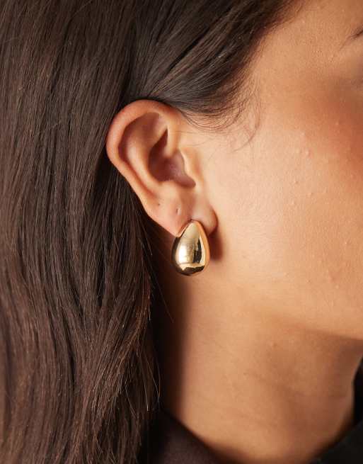 DesignB London - Chunky traanvormige oorbellen in goud, 3 van 3