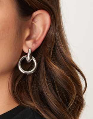 DesignB London DesignB London classic doorknocker earrings in silver