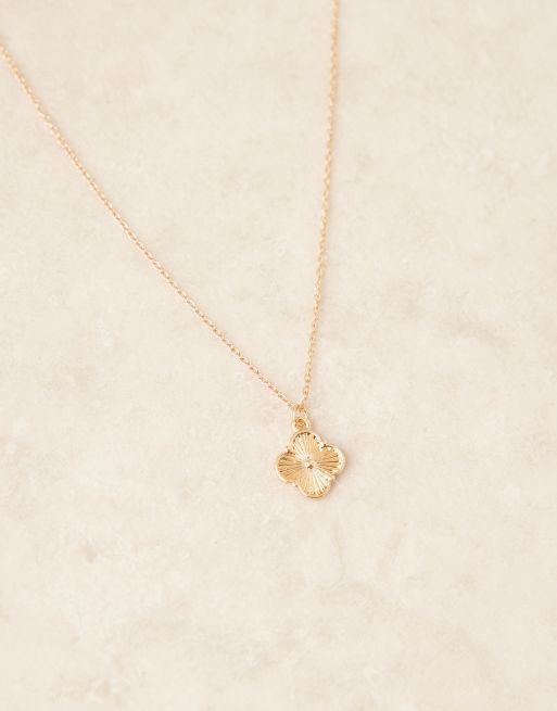 DesignB London clover pendant necklace in gold tone, 2 of 3