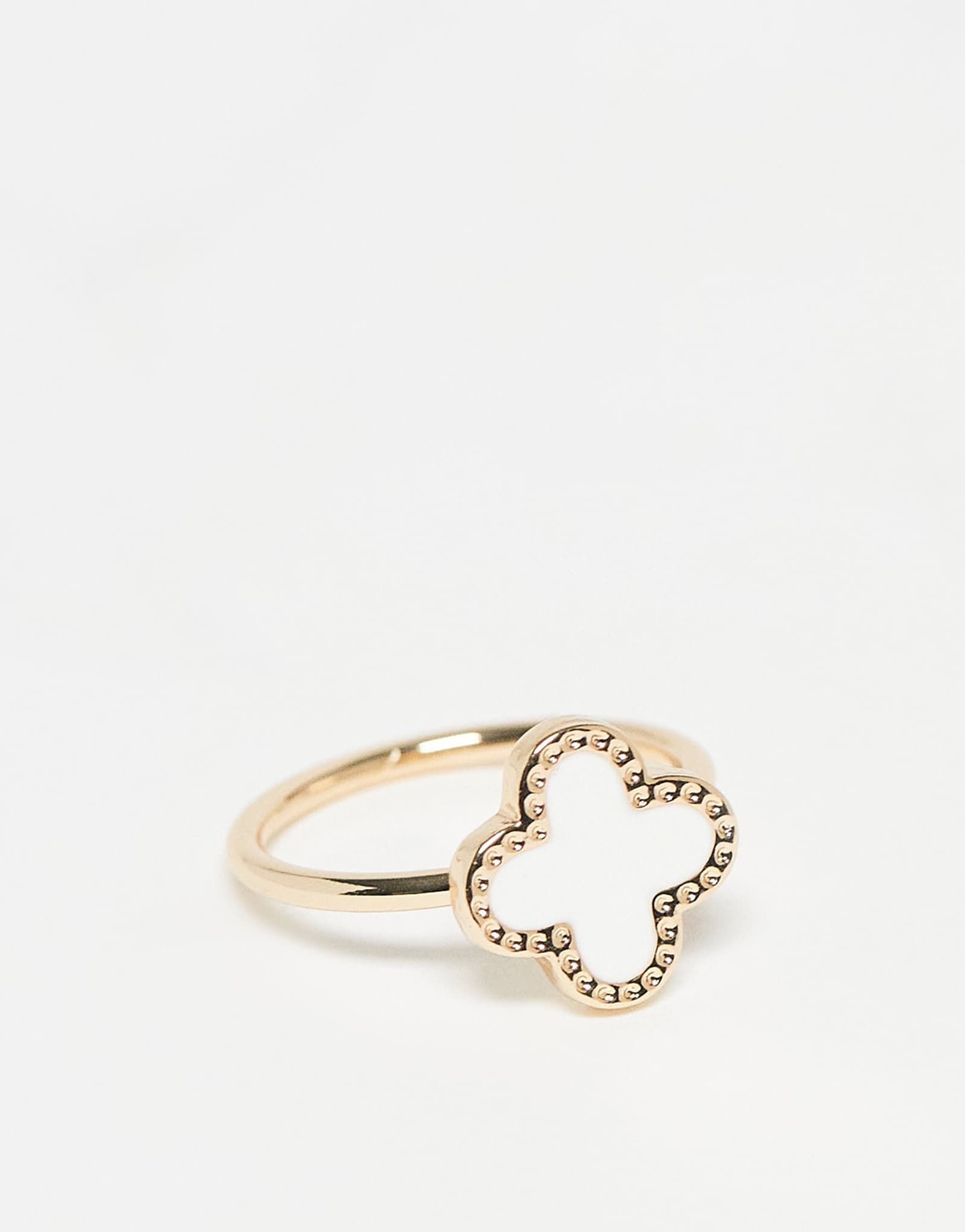 Дизайнерское кольцо с лондонским клевером белого цвета