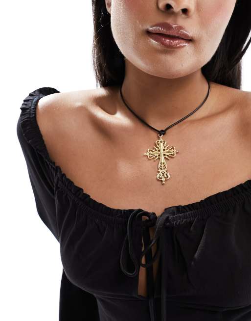 DesignB London - Collana in corda con pendente a croce dorata  