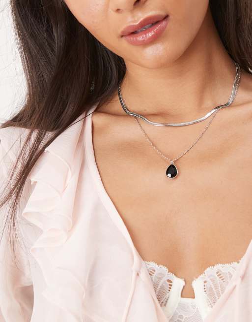DesignB London - Collana multifilo argentata con cristallo nero