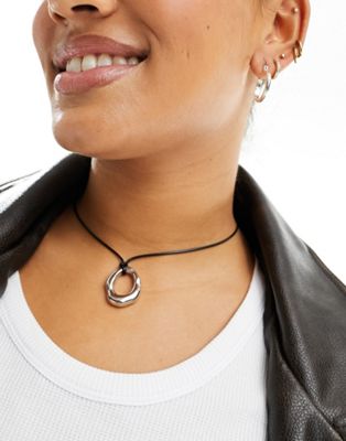 DesignB London Curve short cord necklace with molten pendant in silver - ASOS Price Checker