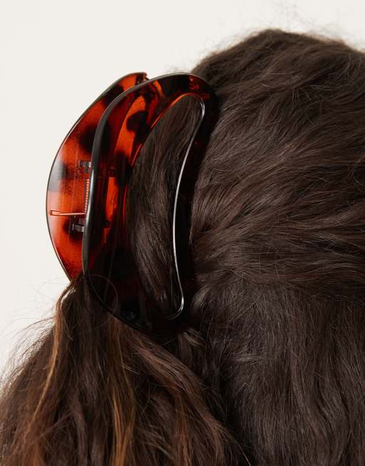 DesignB London curved hair claw in tortoiseshell, 3 of 3