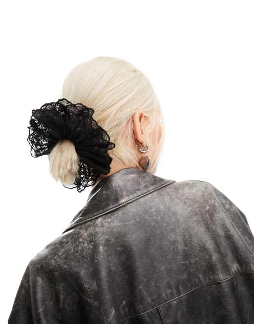 DesignB London – Czarna koronkowa gumka do włosów 
