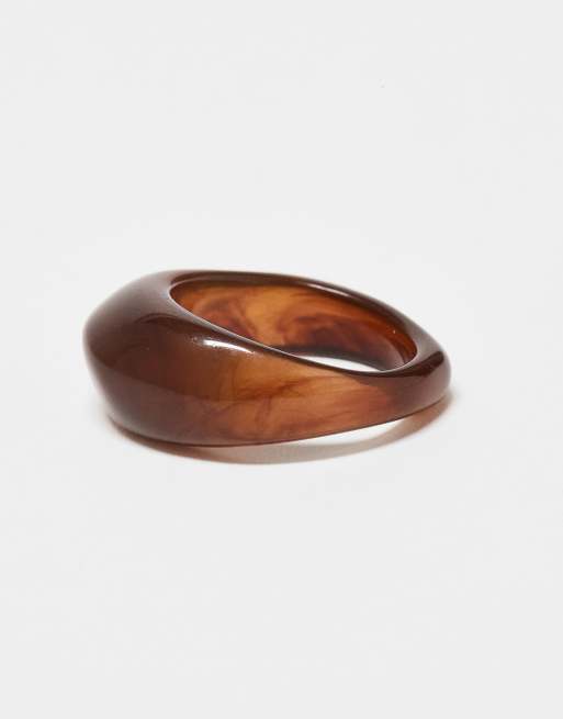DesignB London - Dikke ring van hars in donkerbruin, 2 van 3