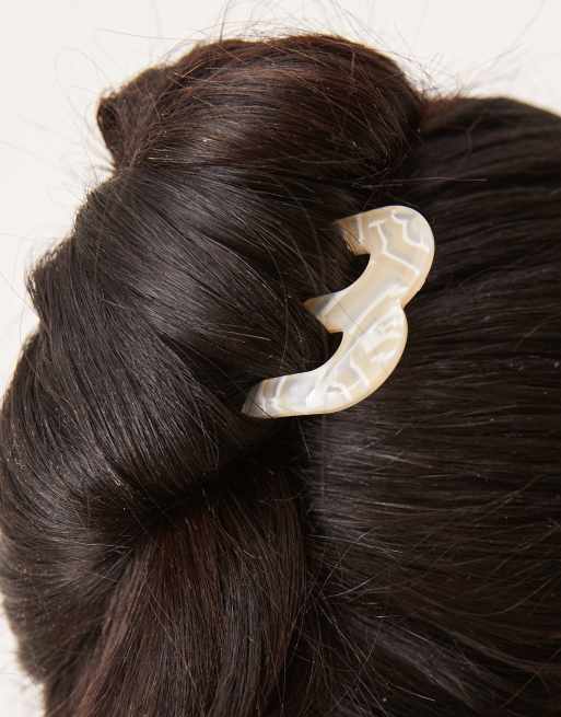 DesignB London double french hair pin in marbled cream, 3 of 3