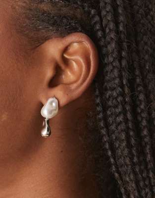 drop earrings in pearl and silver
