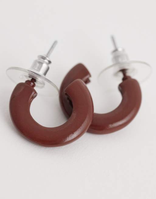 DesignB London enamel hoop earrings in dark brown, 3 of 4