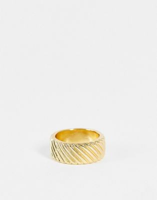 DesignB London engraved twist ring in gold tone