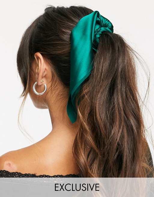 Designb London exclusive oversized bow in emerald