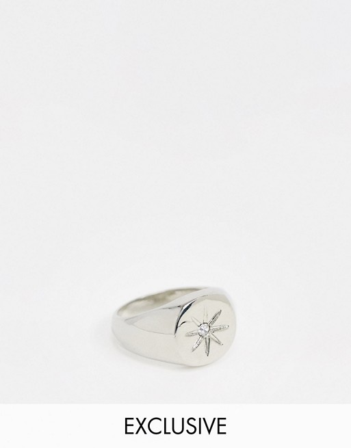 DesignB London Exclusive signet ring in silver with star engraving