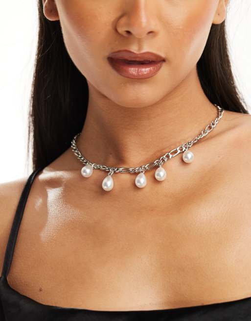DesignB London - Figaro - Collana a catenina color argento con charms di perle  