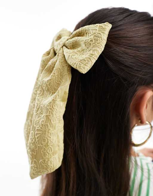 DesignB London - Fiocco per capelli in pizzo sangallo verde salvia  , 4 di 4