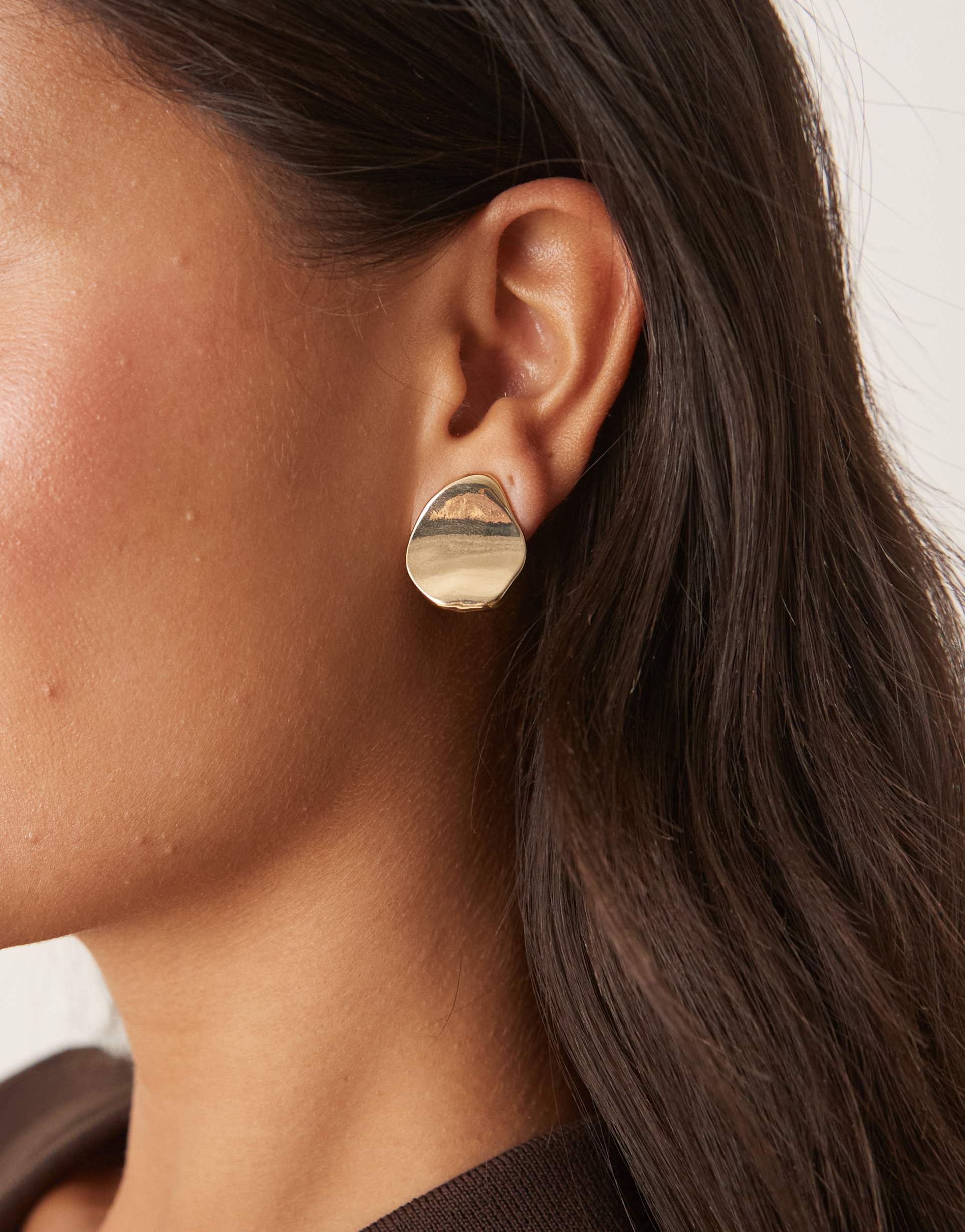 designb london flat molten stud earrings in gold tone
