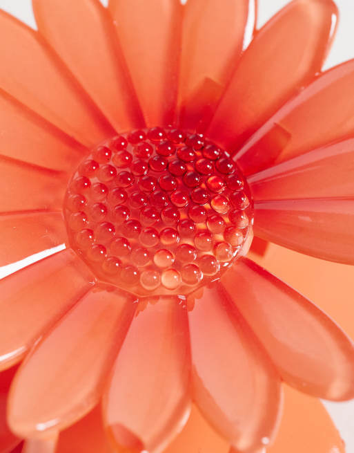 DesignB London flower hair claw in peach, 3 of 3