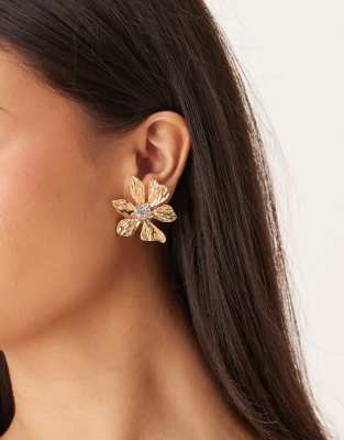 DesignB London DesignB London flower stud earrings with crystal detail in gold