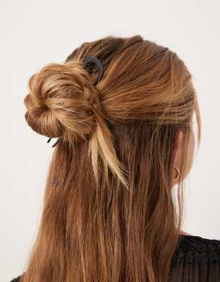 DesignB London french hair pin in black 2990₽