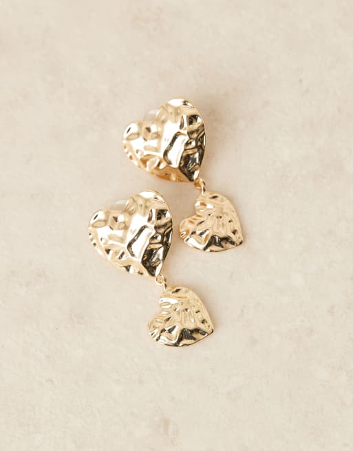 DesignB London - Gehamerde boho oorhangers met hartjes in goud, 2 van 3